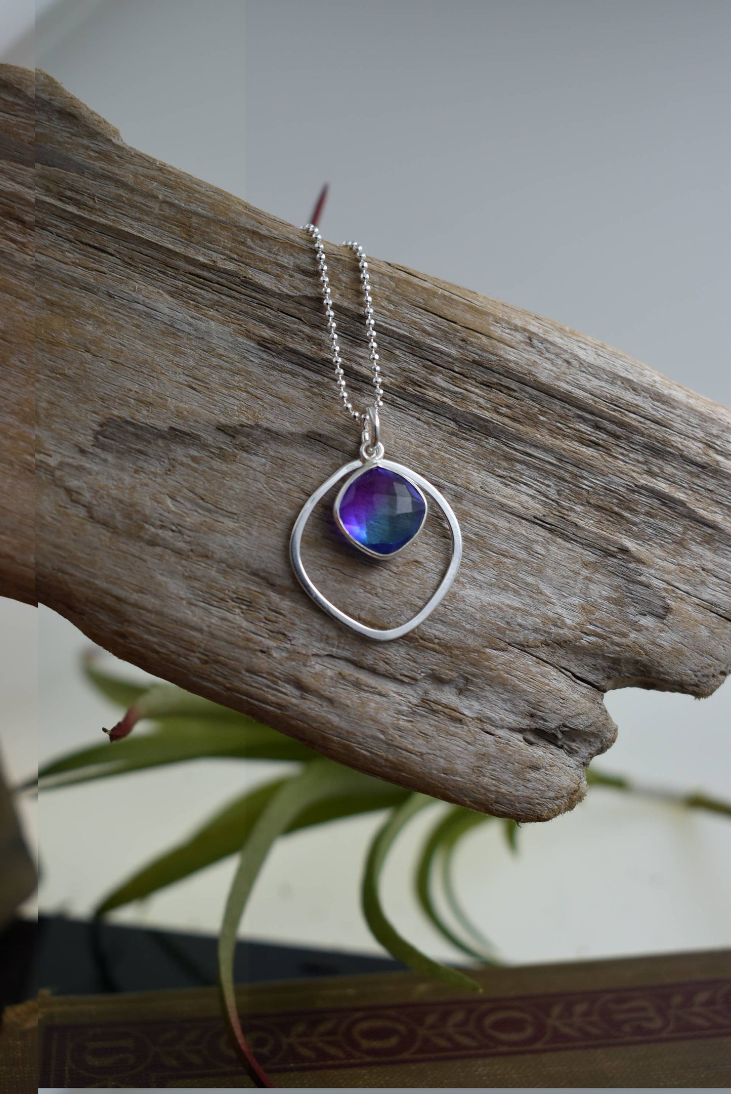 "NEW" NECKLACE - STERLING SILVER OMBRE QUARTZ