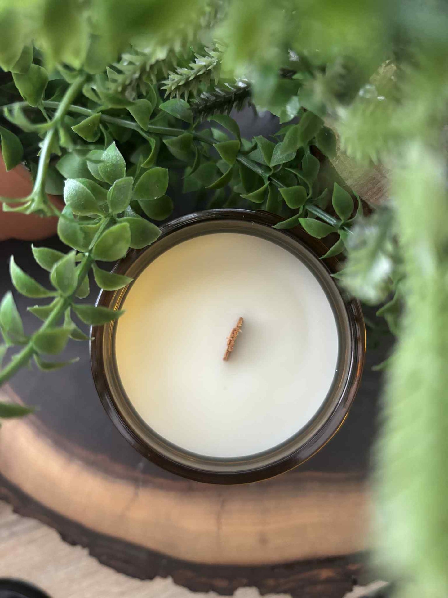 NEW - CANDLE - MAHOGANY TEAKWOOD - SOY + WOODEN WICK