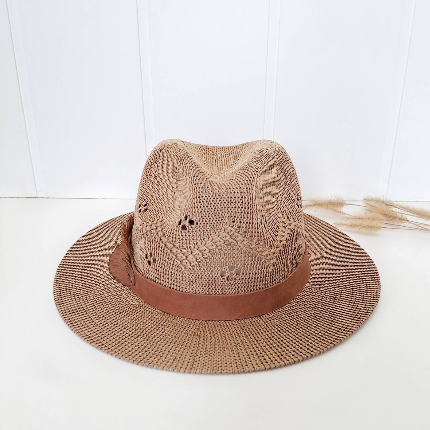 "NEW" FEDORA HAT - BOHO WOVEN With Hand-Carved Caramel Leather Feather Band