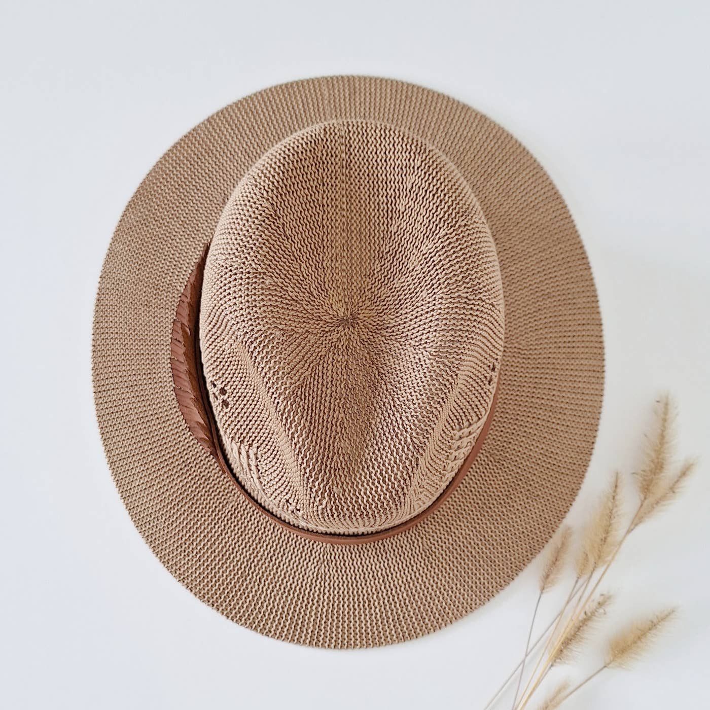 "NEW" FEDORA HAT - BOHO WOVEN With Hand-Carved Caramel Leather Feather Band