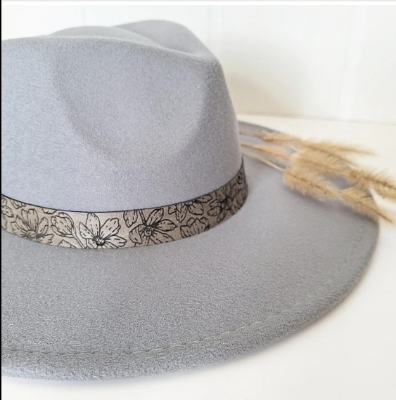 "NEW" FEDORA HAT - FELTED WIDE BRIM ENGRAVED LEATHER BAND (GREY)
