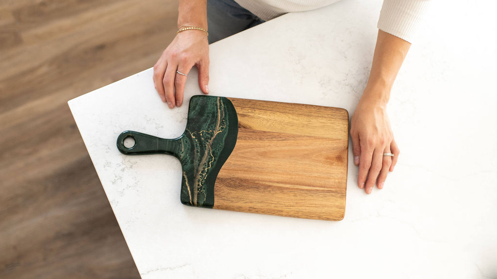 "Jade Green" - Christmas-Inspired Acacia & Resin Charcuterie Board