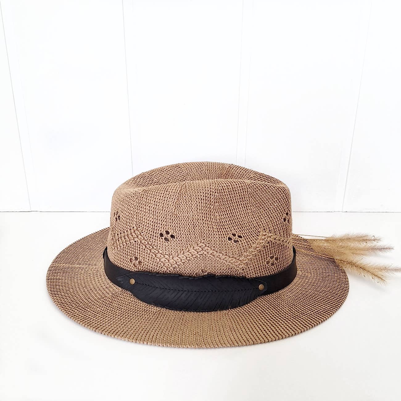 "NEW" FEDORA HAT - BOHO WOVEN With Hand-Carved Black Leather Feather Band