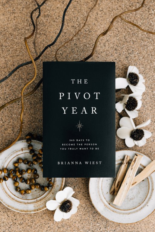 "NEW" THE PIVOT YEAR - BY BRIANNA WEIST (Paperback)