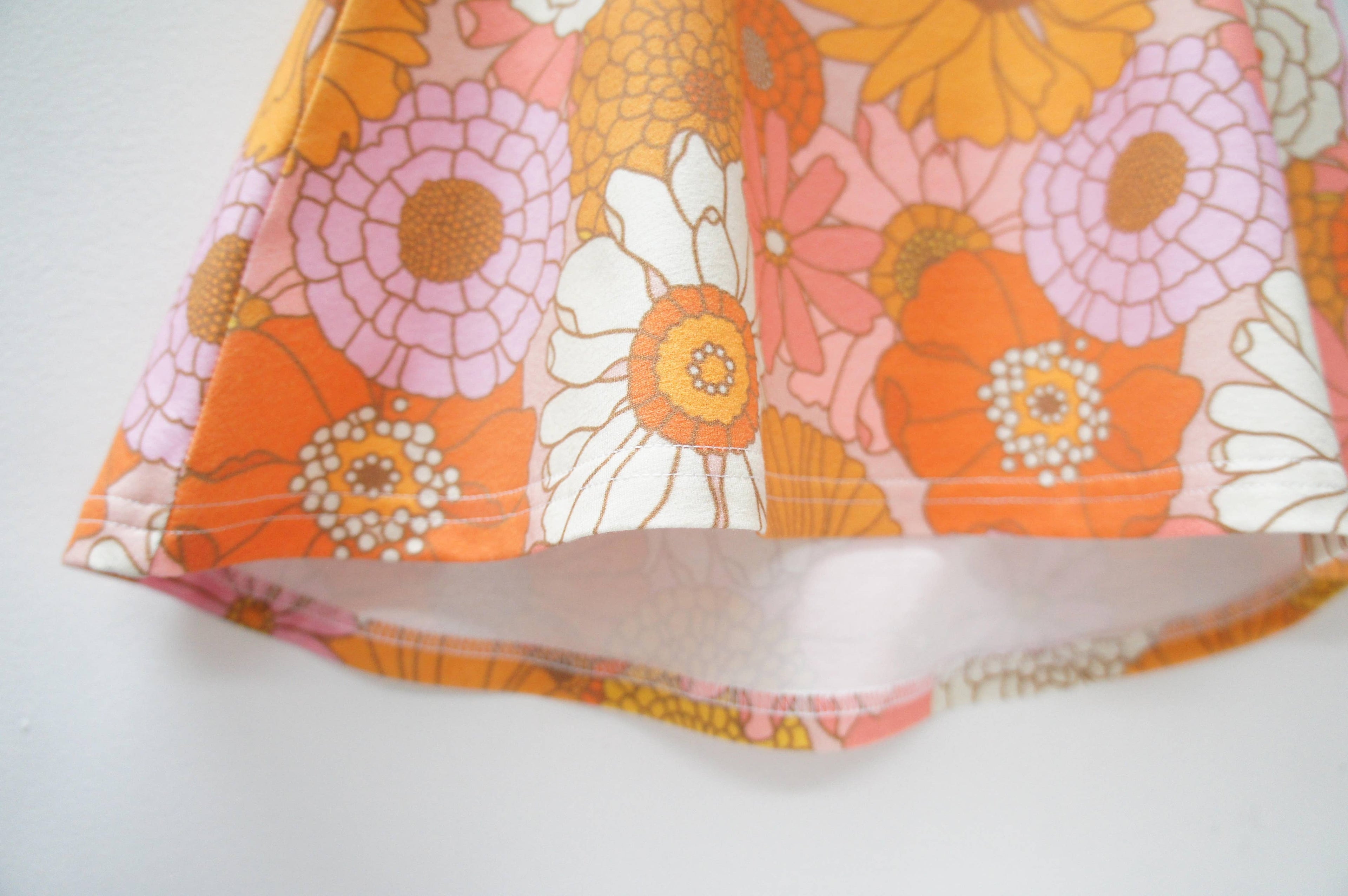 "NEW" DRESS - BABY | TODDLER - Flower Power Print 9-12 Months / Capped Sleeves