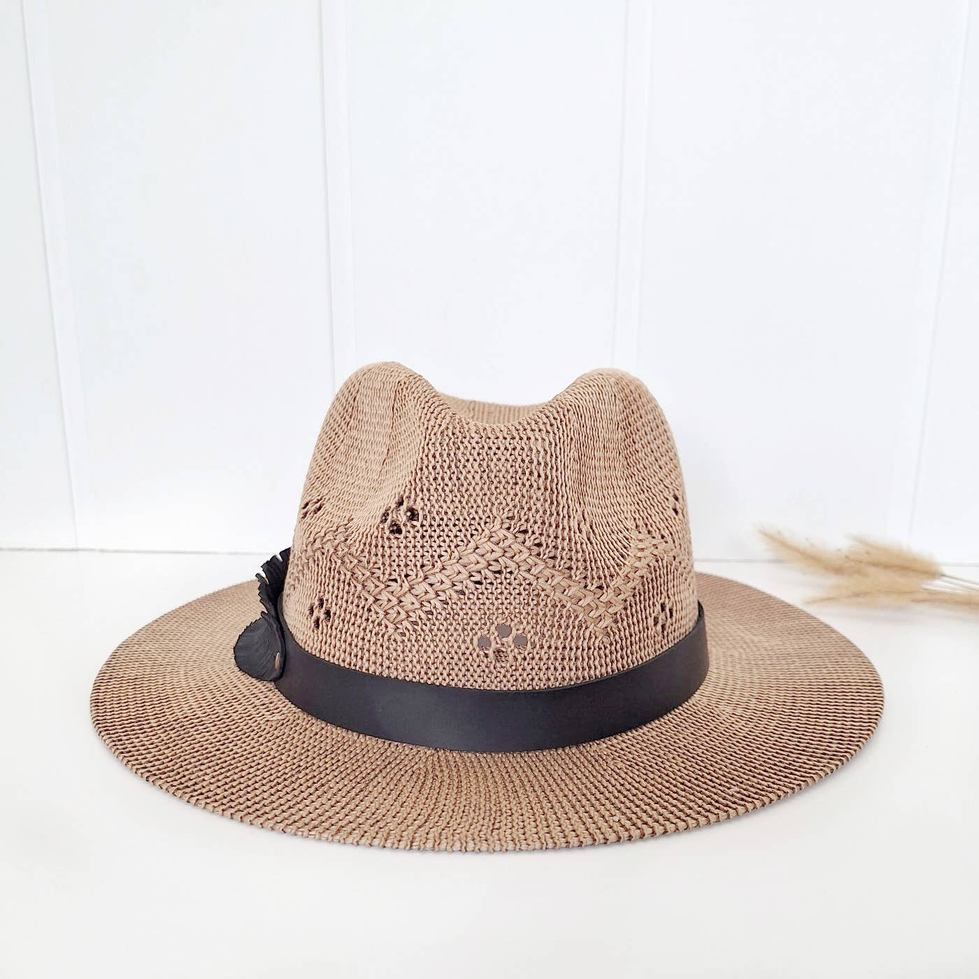 "NEW" FEDORA HAT - BOHO WOVEN With Hand-Carved Black Leather Feather Band