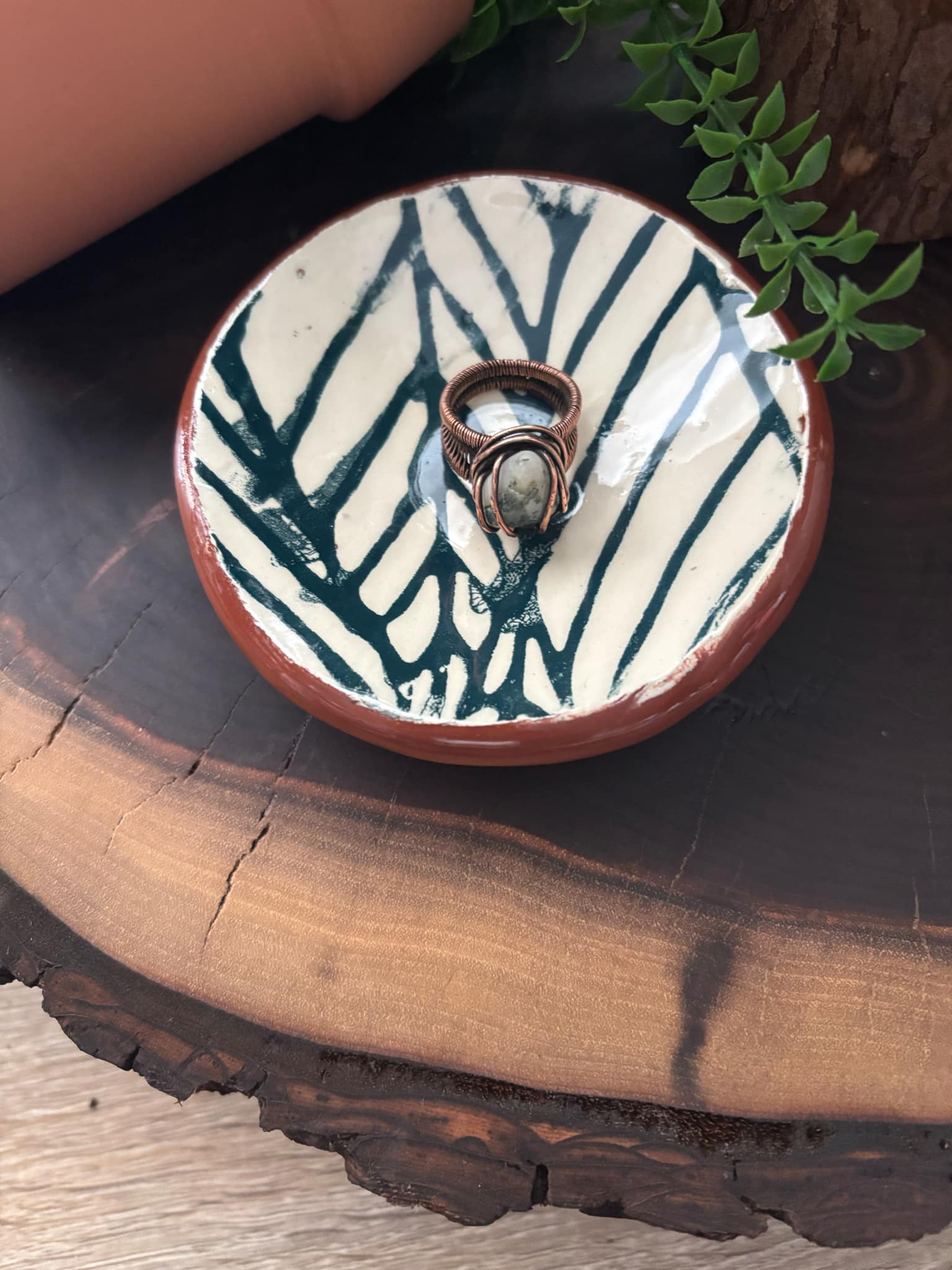 "NEW" - POTTERY TRINKET DISH - BLUE LEAVES