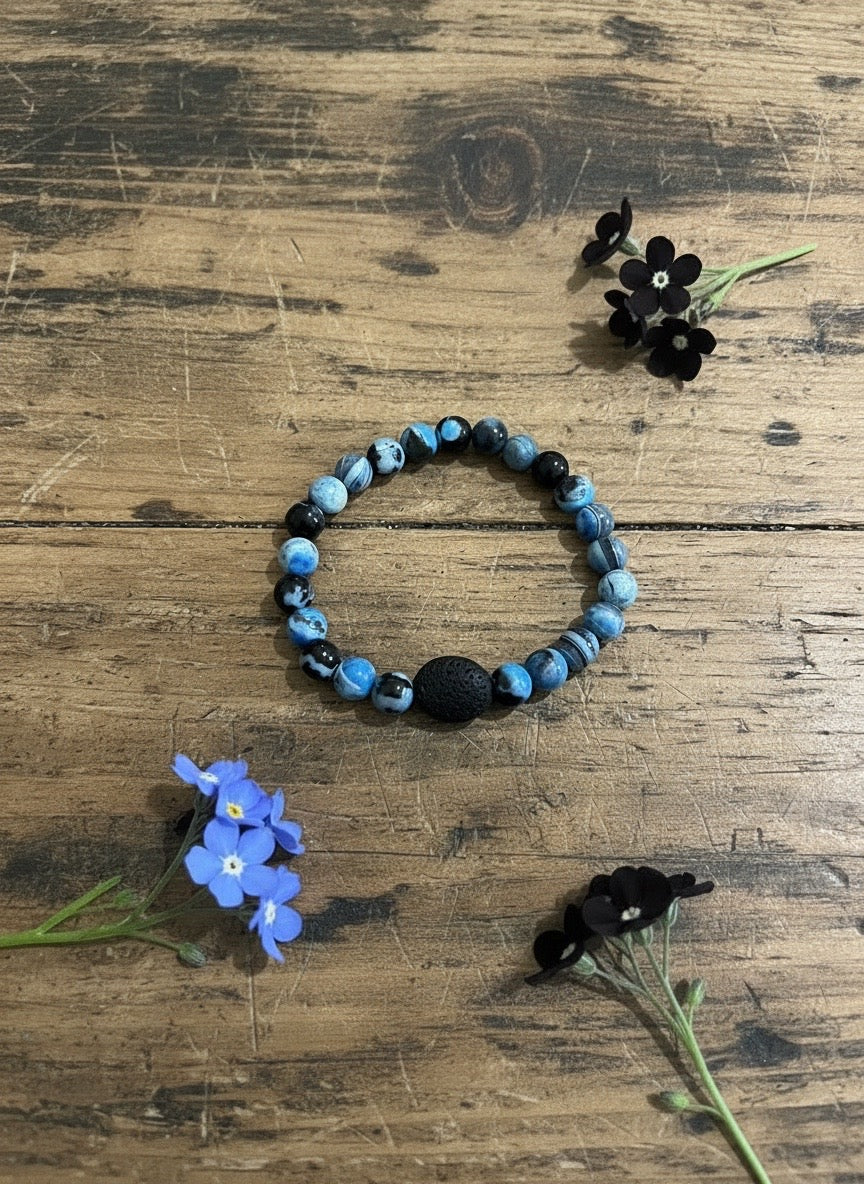 NEW - BRACELET - BLUE STRIPED AGATE + FLAT LAVA BEAD