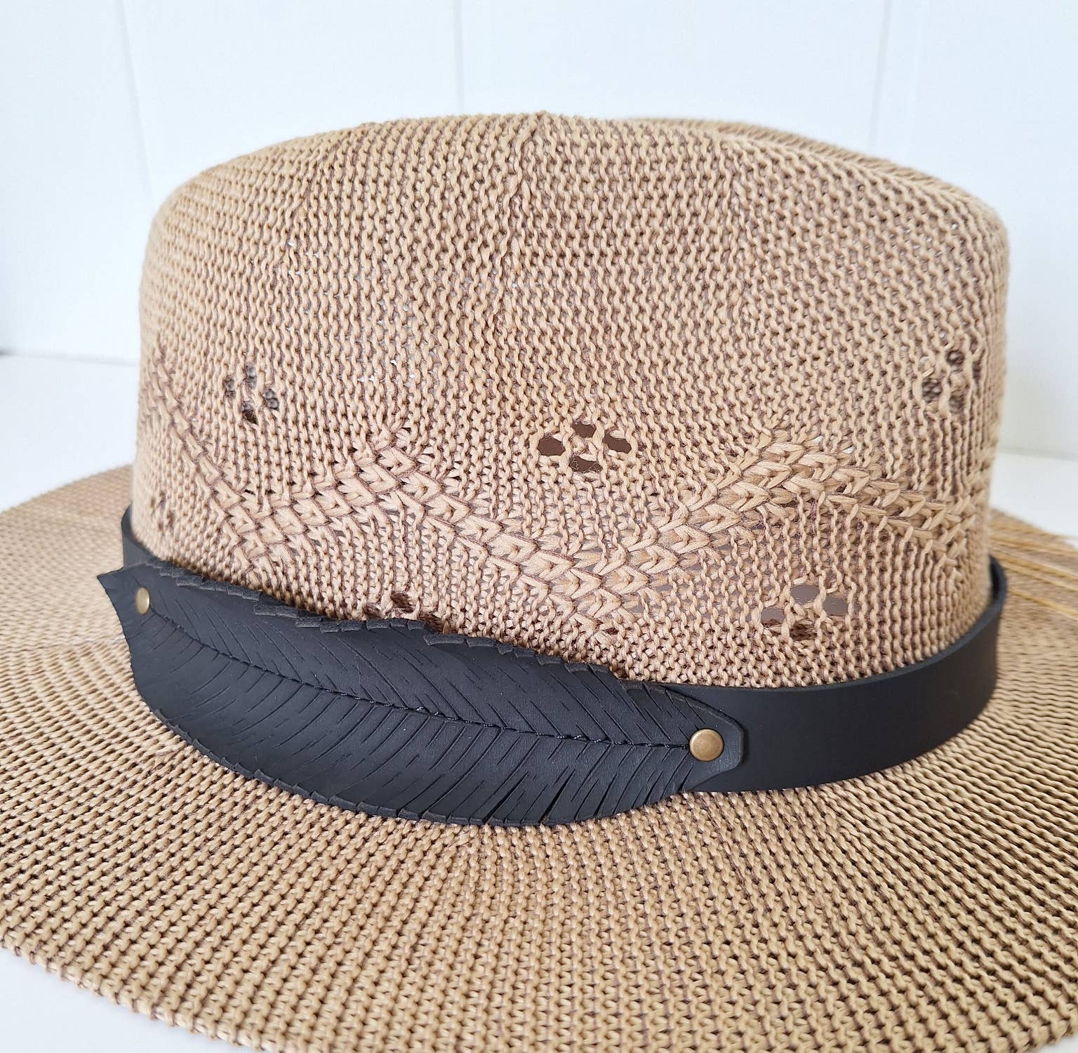 "NEW" FEDORA HAT - BOHO WOVEN With Hand-Carved Black Leather Feather Band