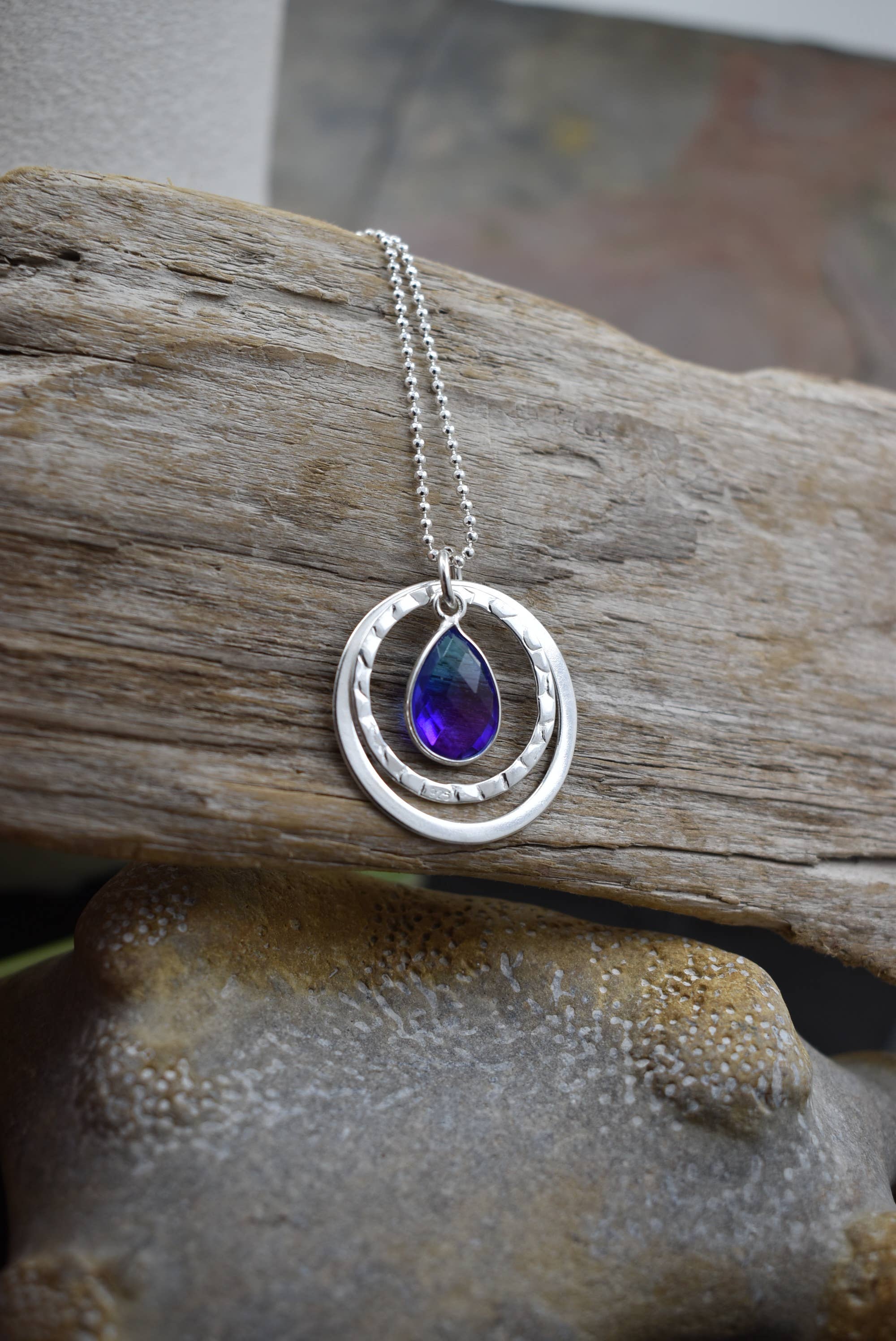 "NEW" NECKLACE - OMBRE QUARTZ LAYERED PENDANT