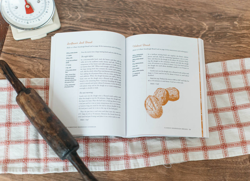 THE ULTIMATE SOURDOUGH COOKBOOK: 100+ Recipes for Bread, Bagels, Biscuits & More