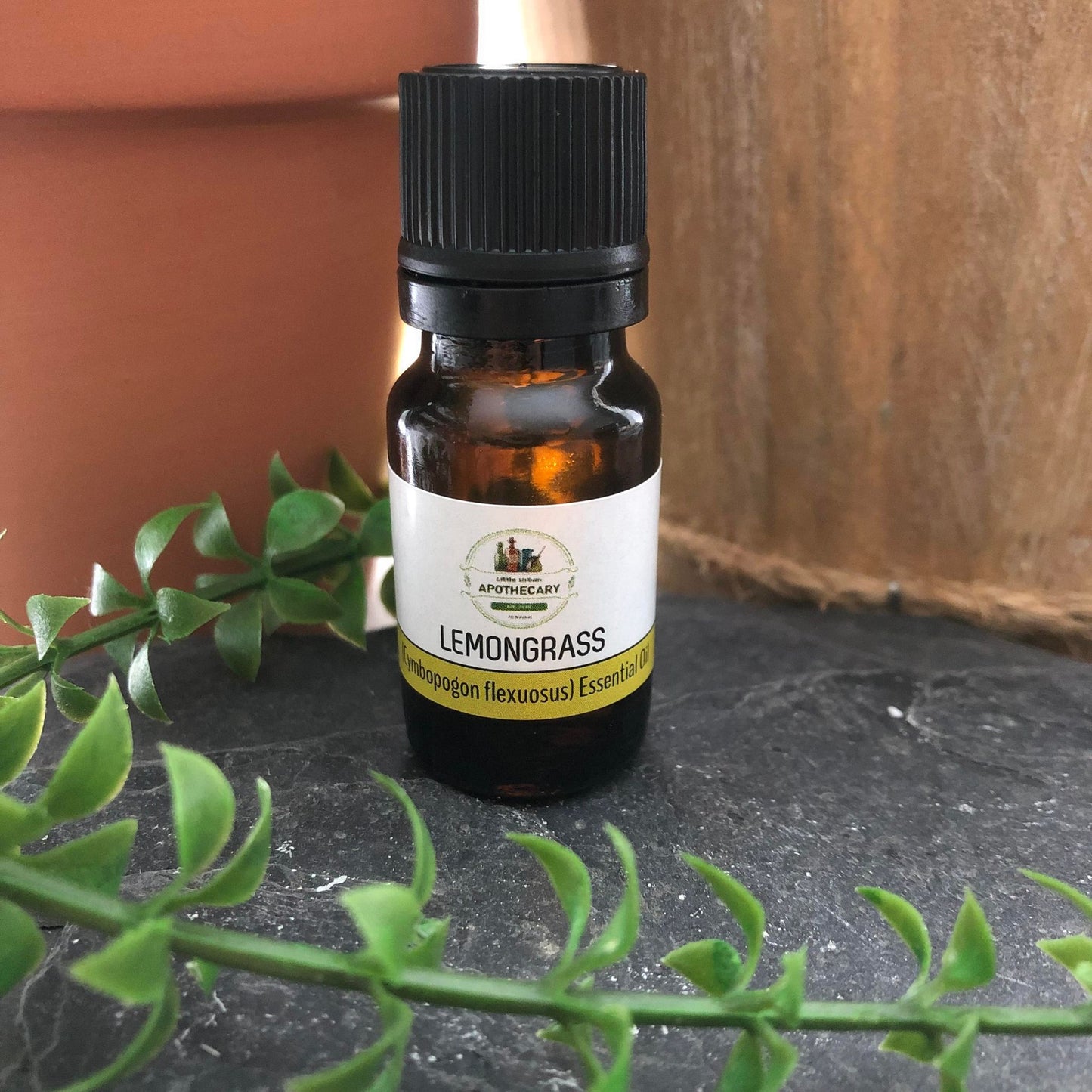 ESSENTIAL OIL - LEMONGRASS